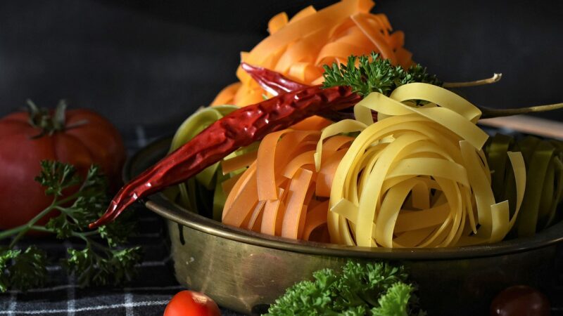 Zdrowa dieta: Niezbędne produkty, które muszą znaleźć się w twojej codziennej jadłospisie